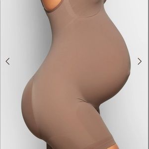 SKIMS maternity seamless shirts bodysuit in dark brown